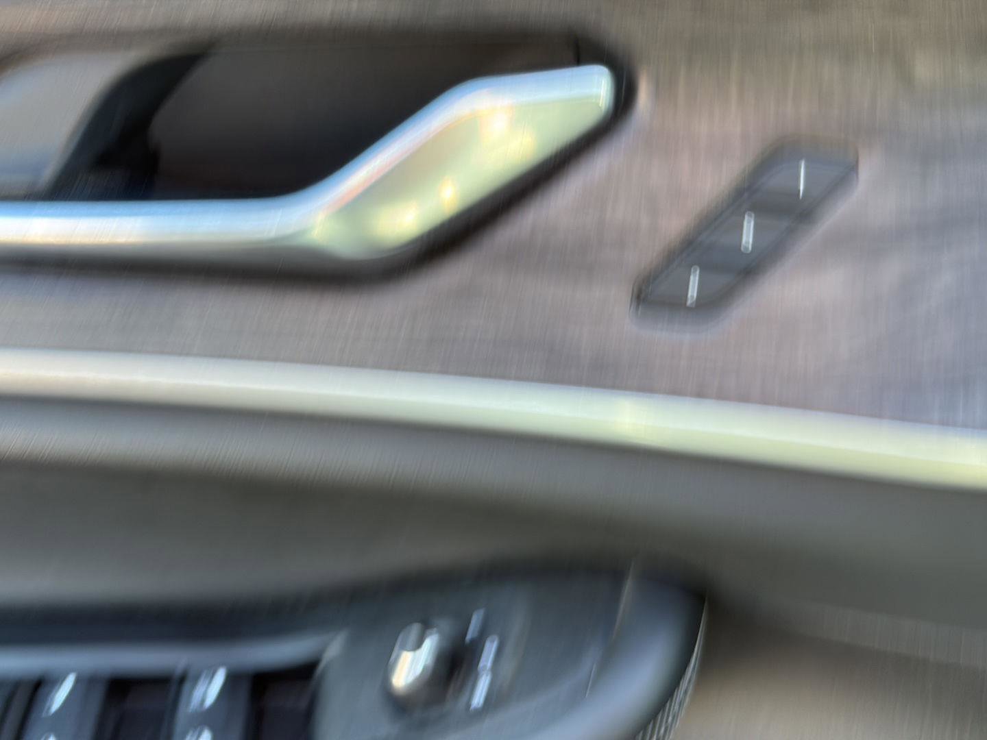 Used 2024 Jeep Grand Cherokee L Limited w/ Luxury Tech Group II image 13