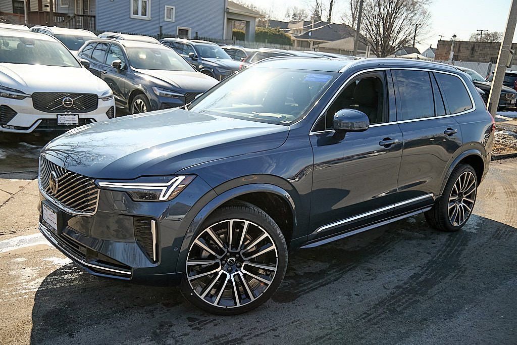 New 2026 Volvo XC90 B6 Ultra w/ Protection Package image 3