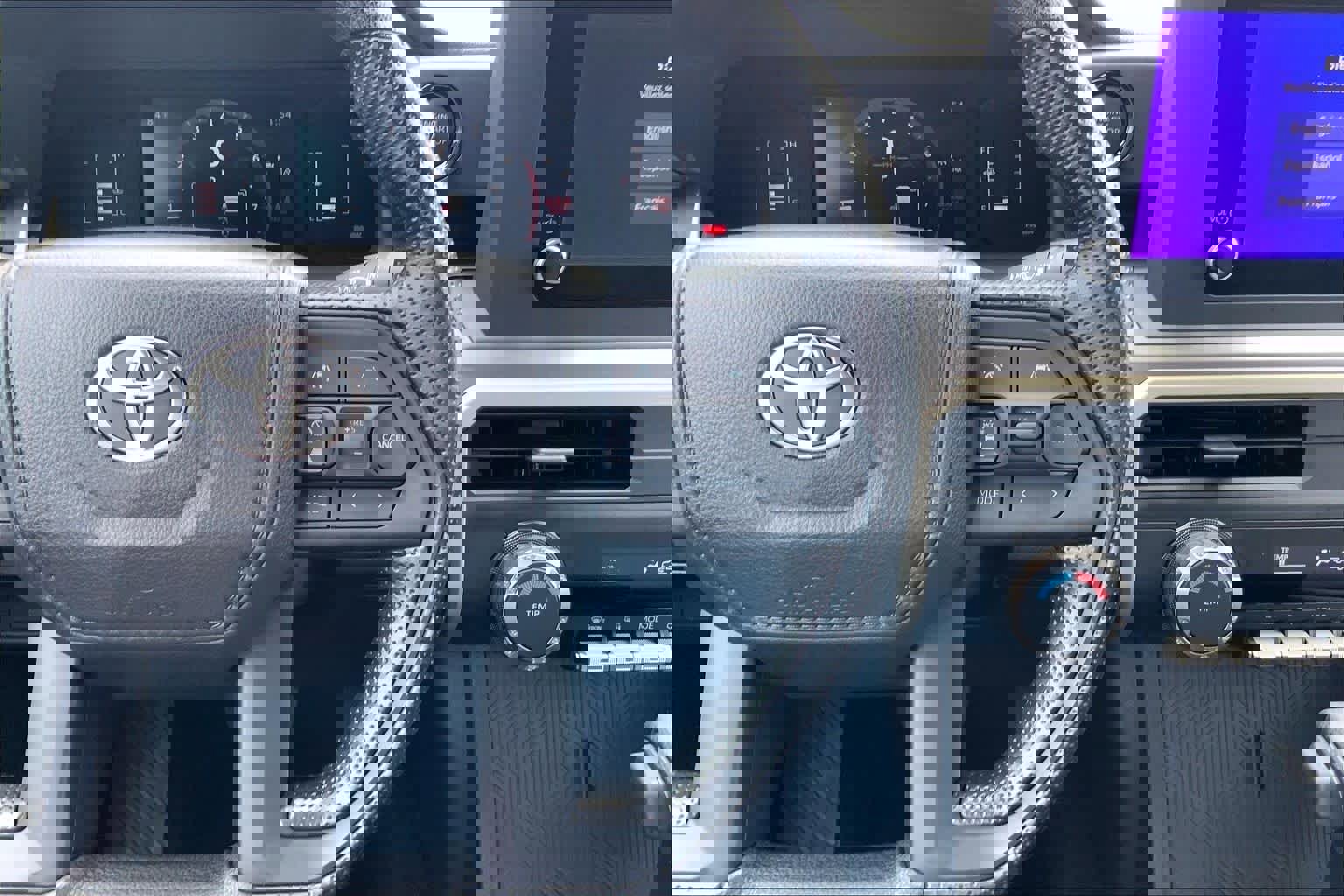 Used 2025 Toyota Tacoma SR5 image 24