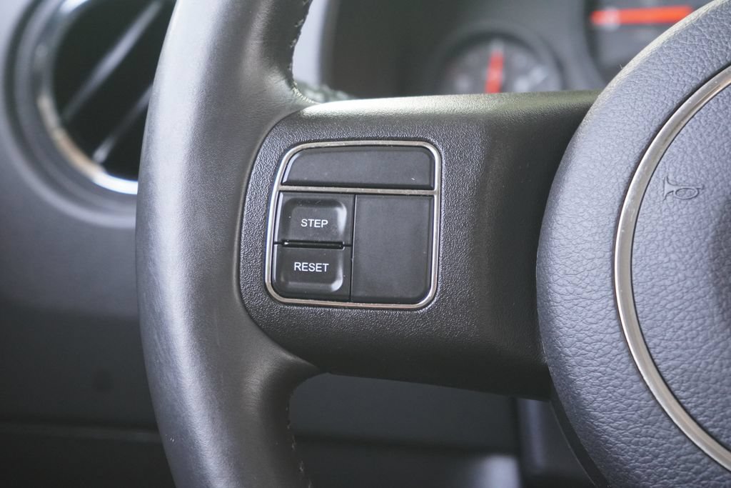 Used 2012 Jeep Patriot Latitude FWD image 14