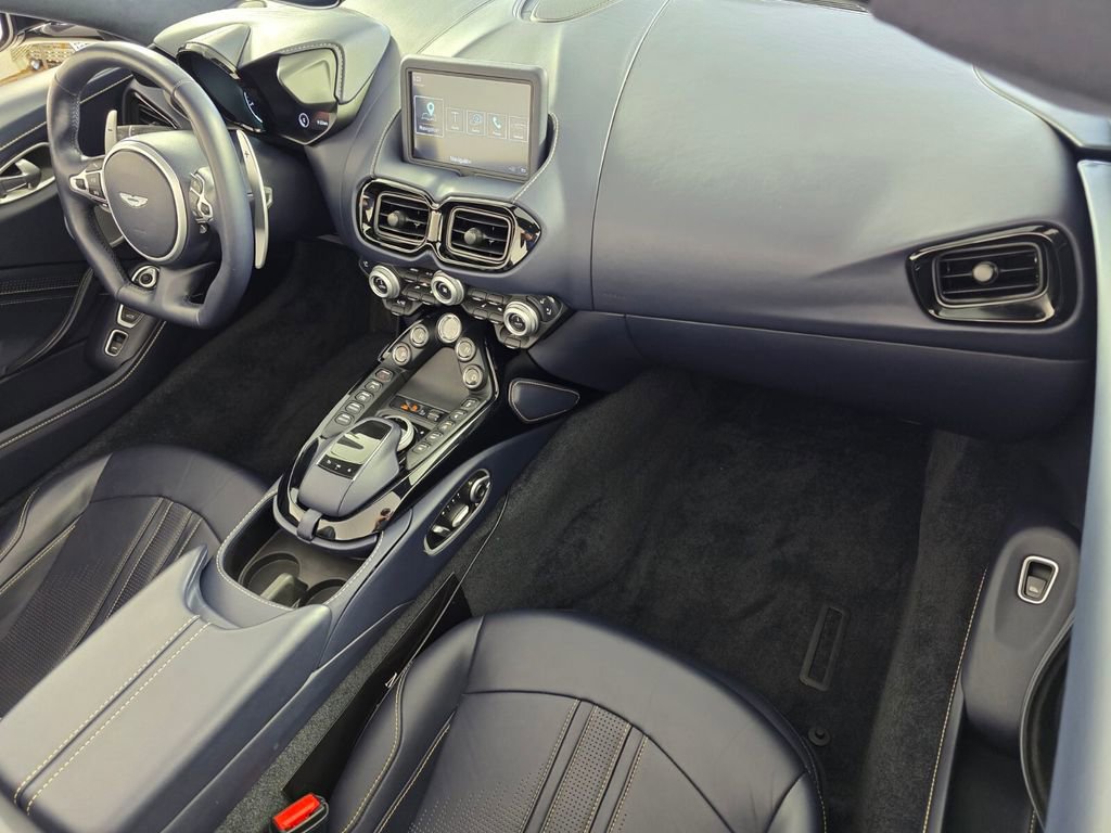 Used 2023 Aston Martin V8 Vantage Roadster RWD image 27