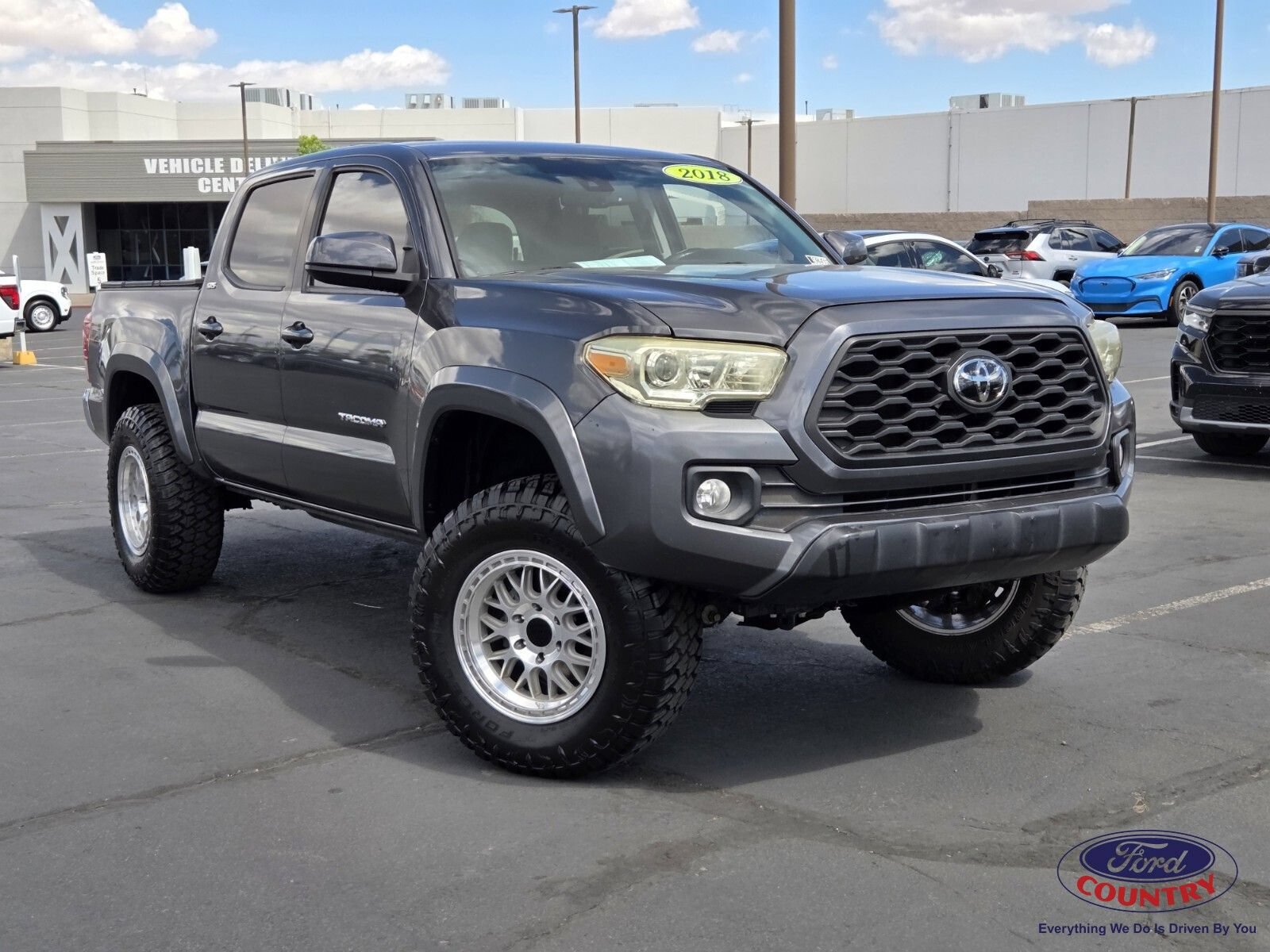 Used 2018 Toyota Tacoma SR5 RWD image 1