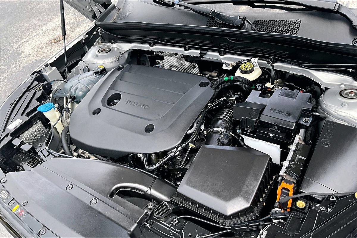 Used 2023 Volvo XC40 B4 Ultimate w/ Protection Package Premier FWD image 33