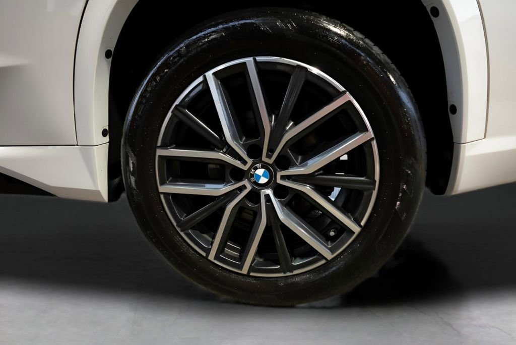 Used 2024 BMW X1 xDrive28i w/ M Sport Package image 15