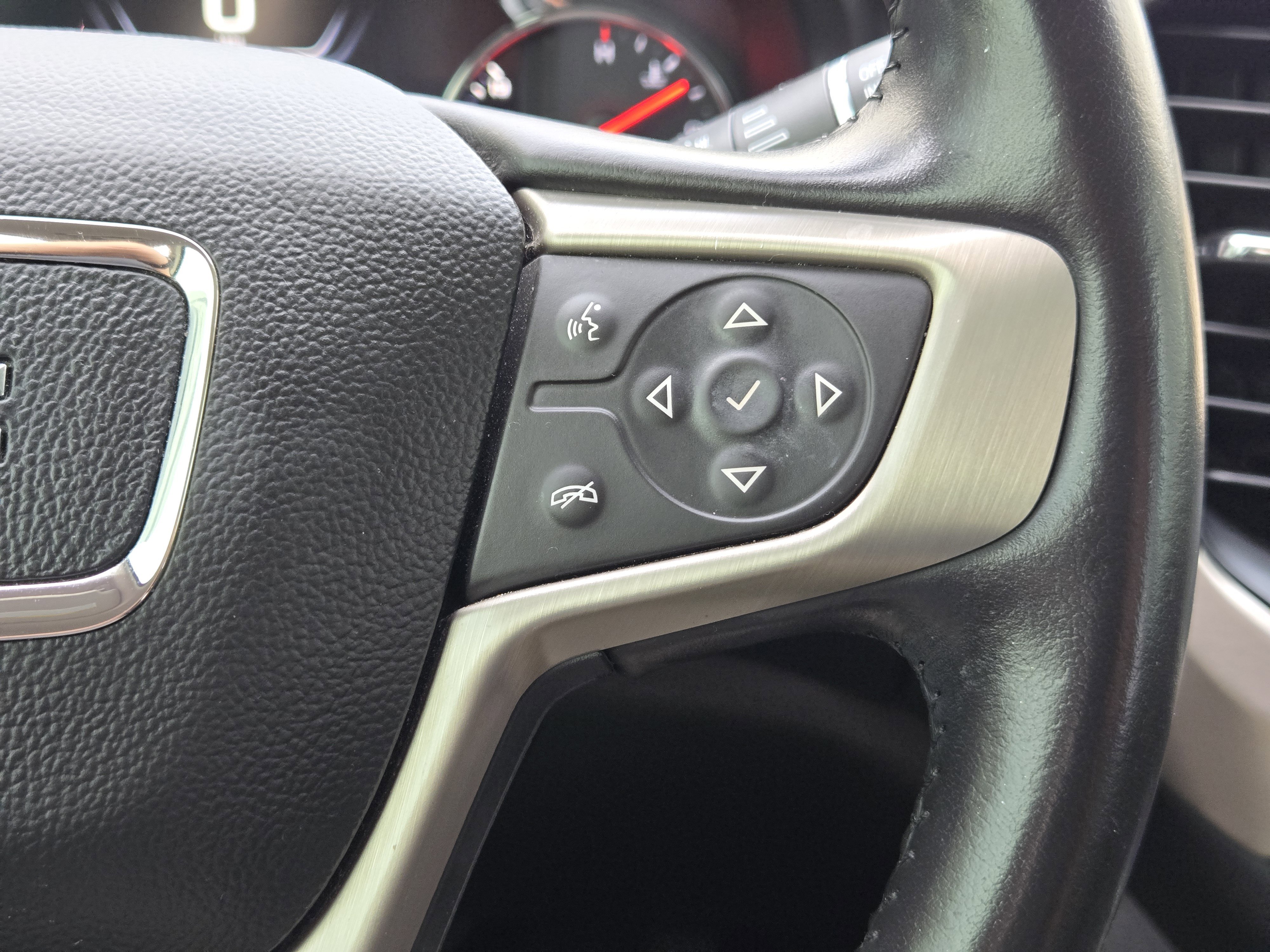 Used 2021 GMC Acadia Denali image 31