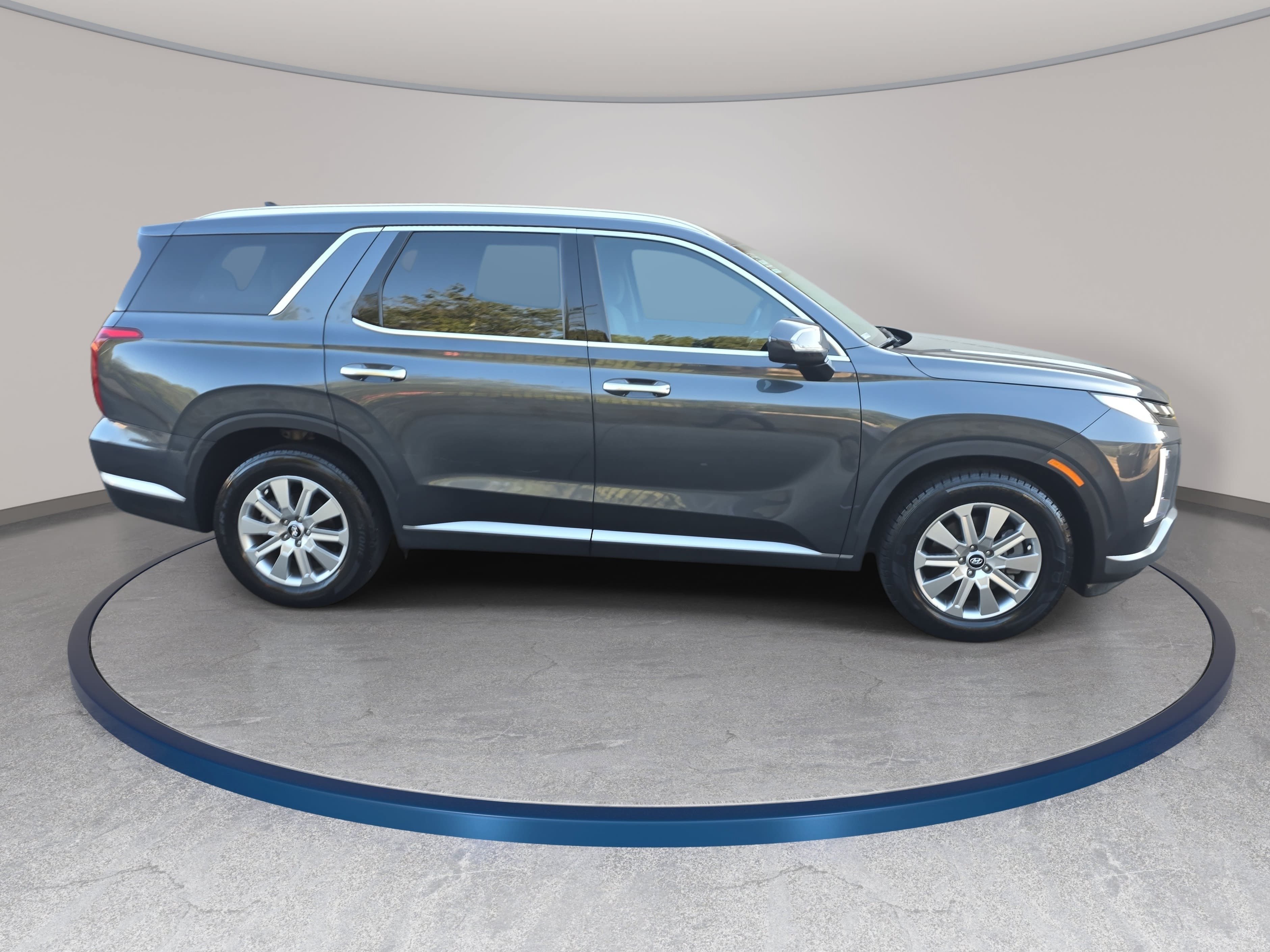 Used 2024 Hyundai Palisade SEL FWD image 4