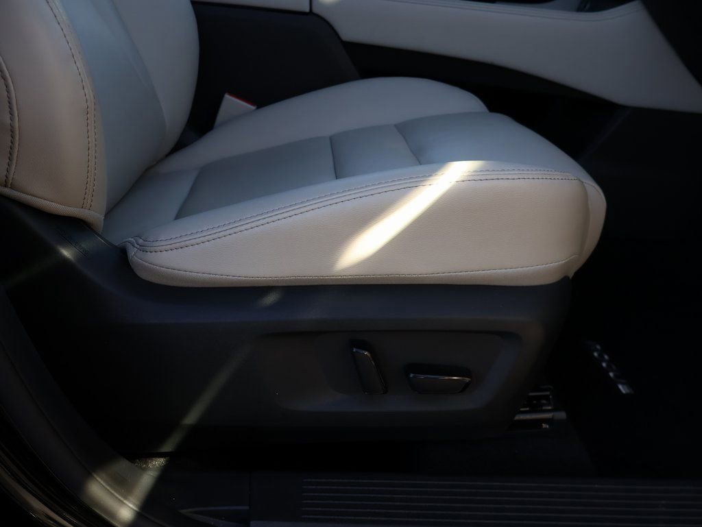 Used 2023 Nissan Rogue SL w/ SL Premium Package image 10