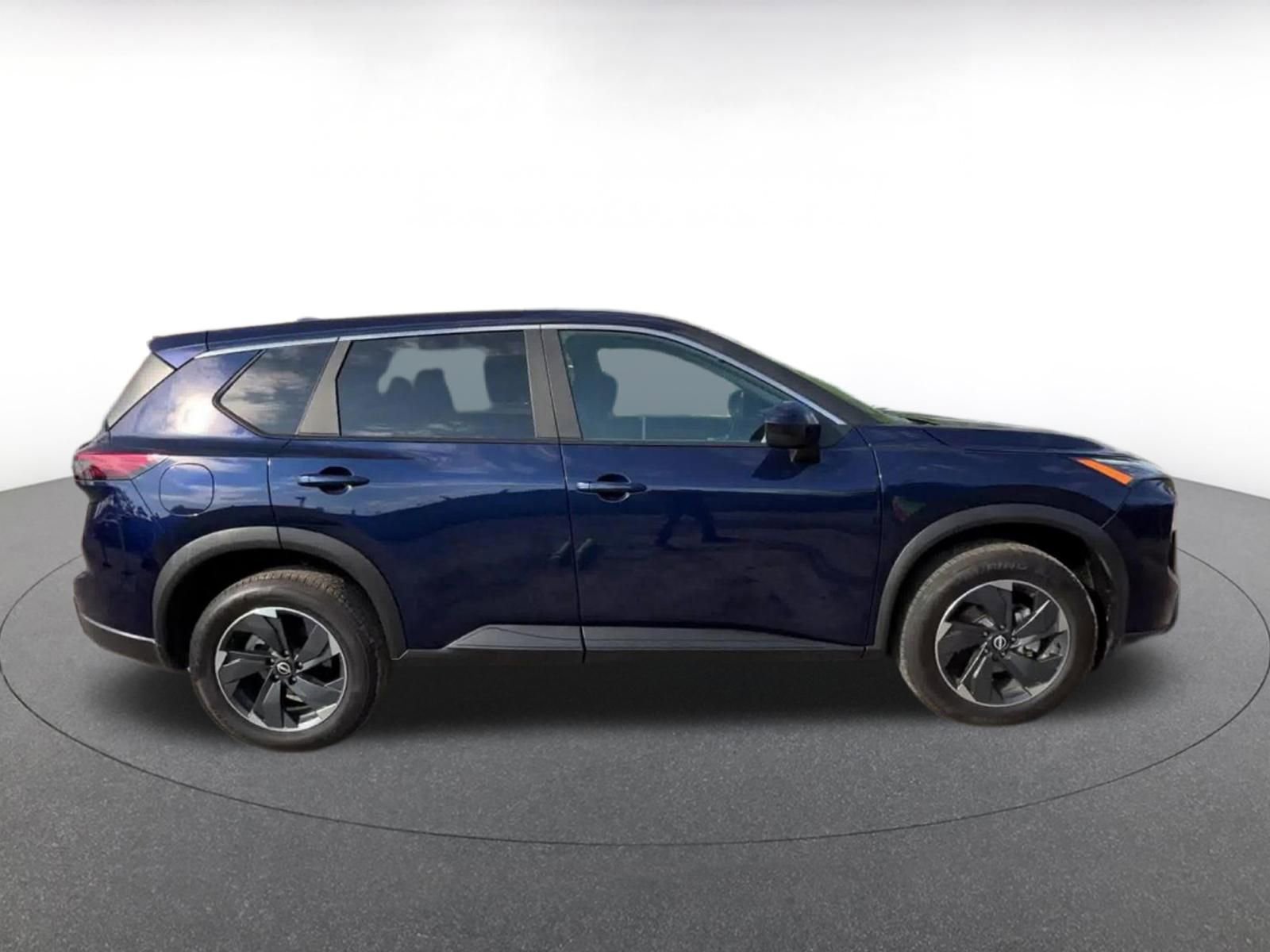 Used 2025 Nissan Rogue SV FWD image 16