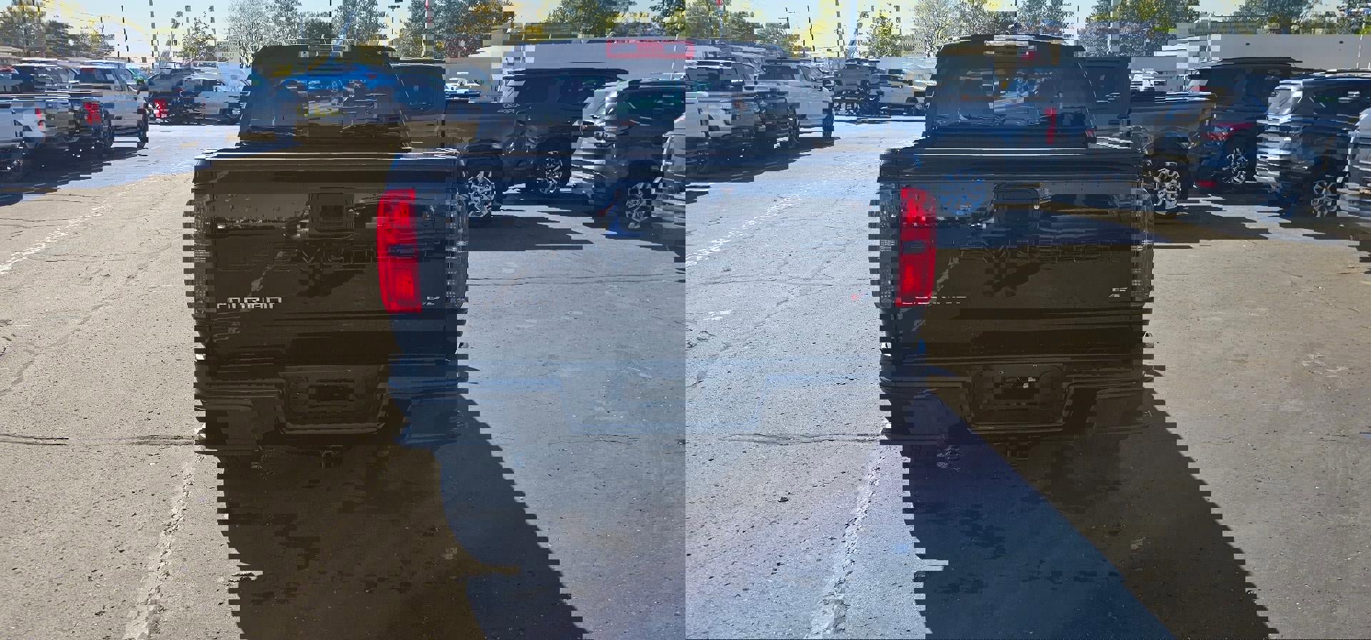 Used 2022 Chevrolet Colorado LT w/ LT Convenience Package image 6