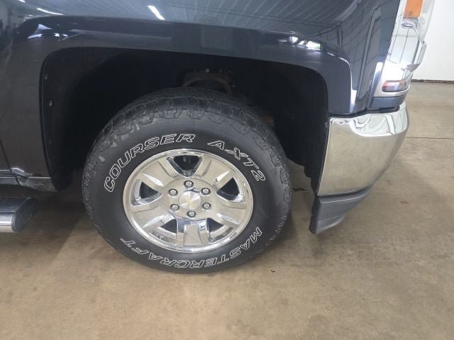 Used 2019 Chevrolet Silverado 1500 LT AWD/4WD image 2
