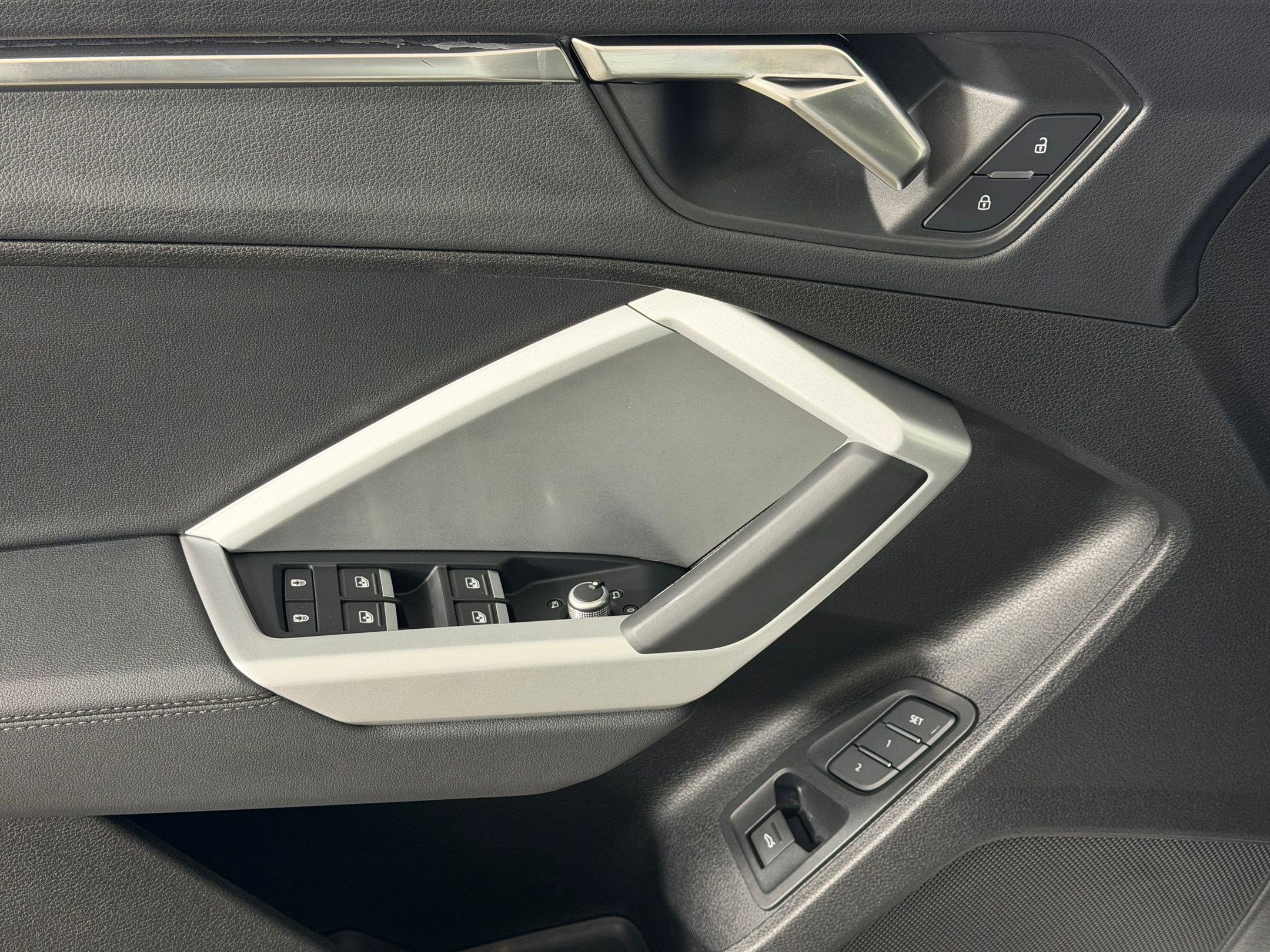 Certified 2025 Audi Q3 2.0T Premium w/ Convenience Package image 13