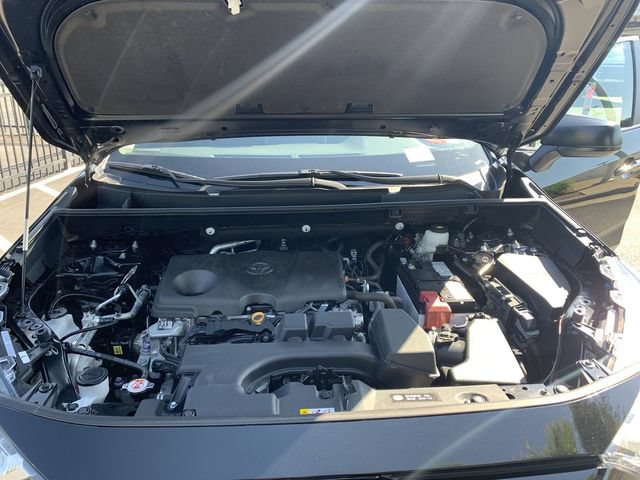 Certified 2025 Toyota RAV4 LE FWD image 16