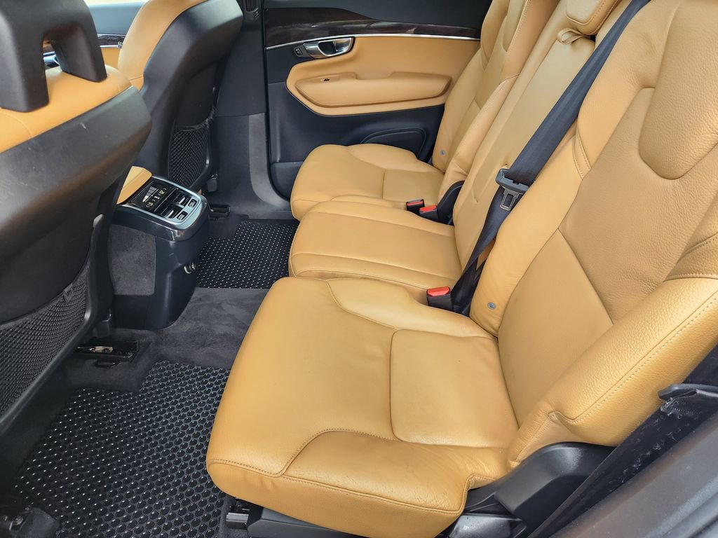 Used 2016 Volvo XC90 T6 Momentum w/ Momentum Plus Package image 29