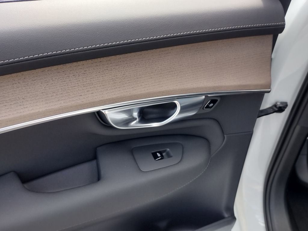 New 2026 Volvo XC90 B6 Plus w/ Protection Package image 21