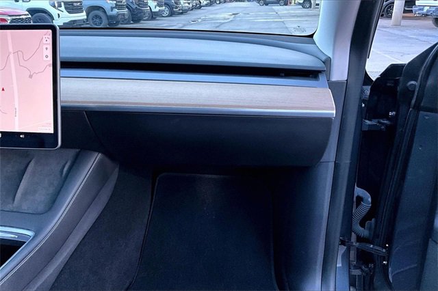 Used 2021 Tesla Model Y Long Range image 24