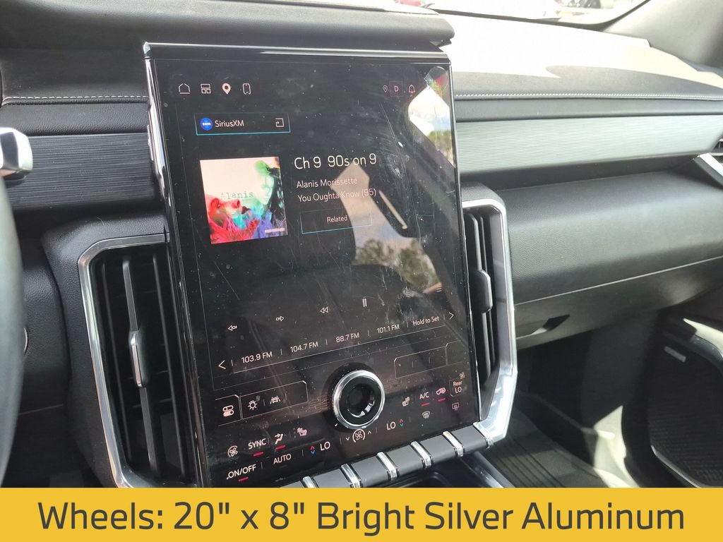 Used 2025 GMC Acadia Elevation w/ Elevation Premium Package AWD/4WD image 23