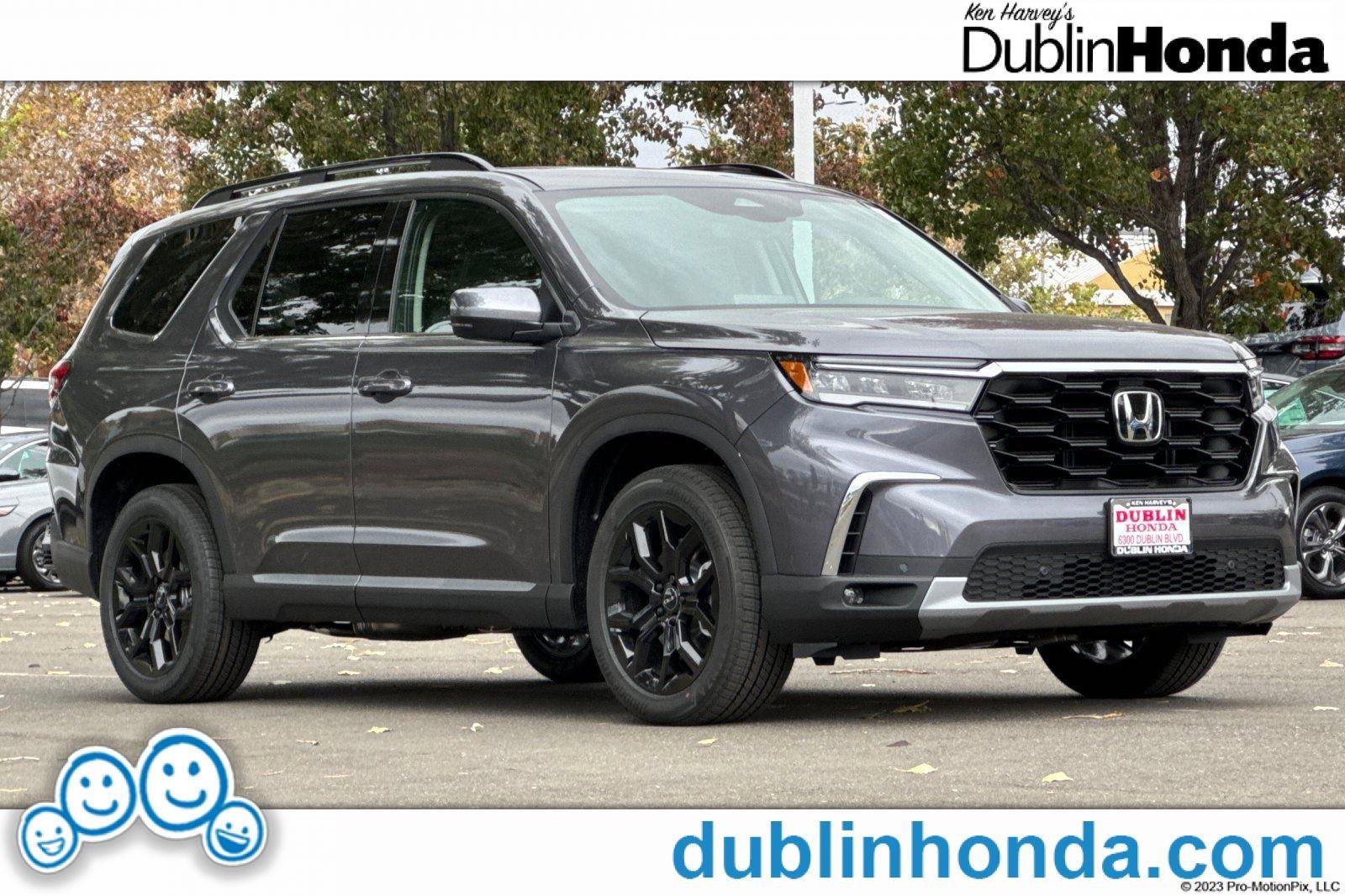 New 2025 Honda Pilot Touring image 1