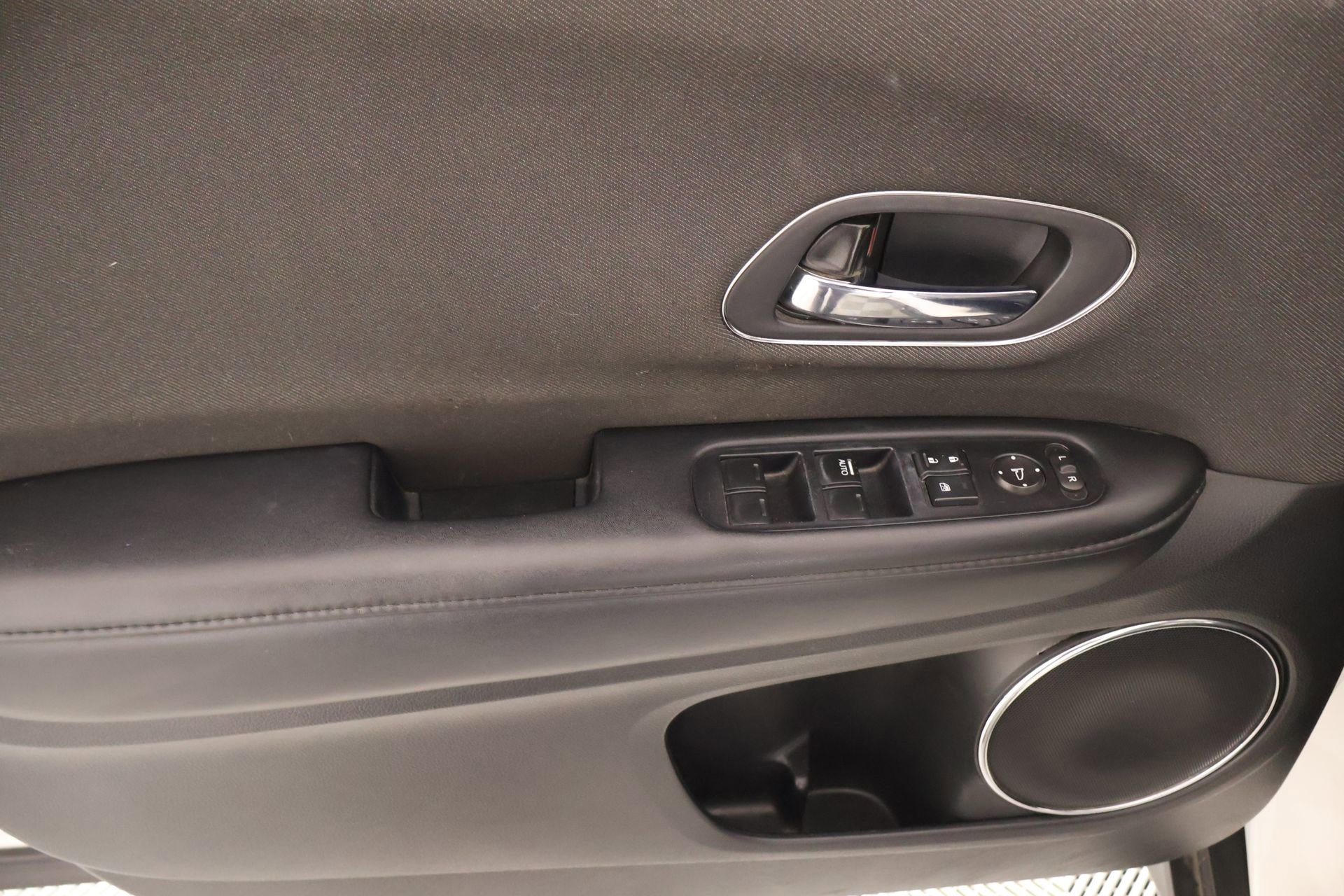 Used 2020 Honda HR-V EX image 16