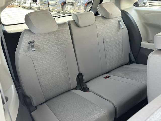 Used 2023 Toyota Sienna LE FWD image 20