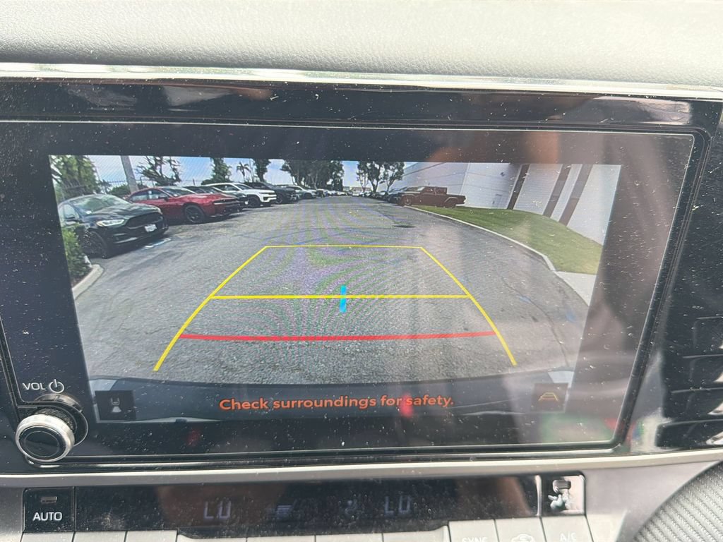 Used 2025 Toyota Camry SE FWD image 22