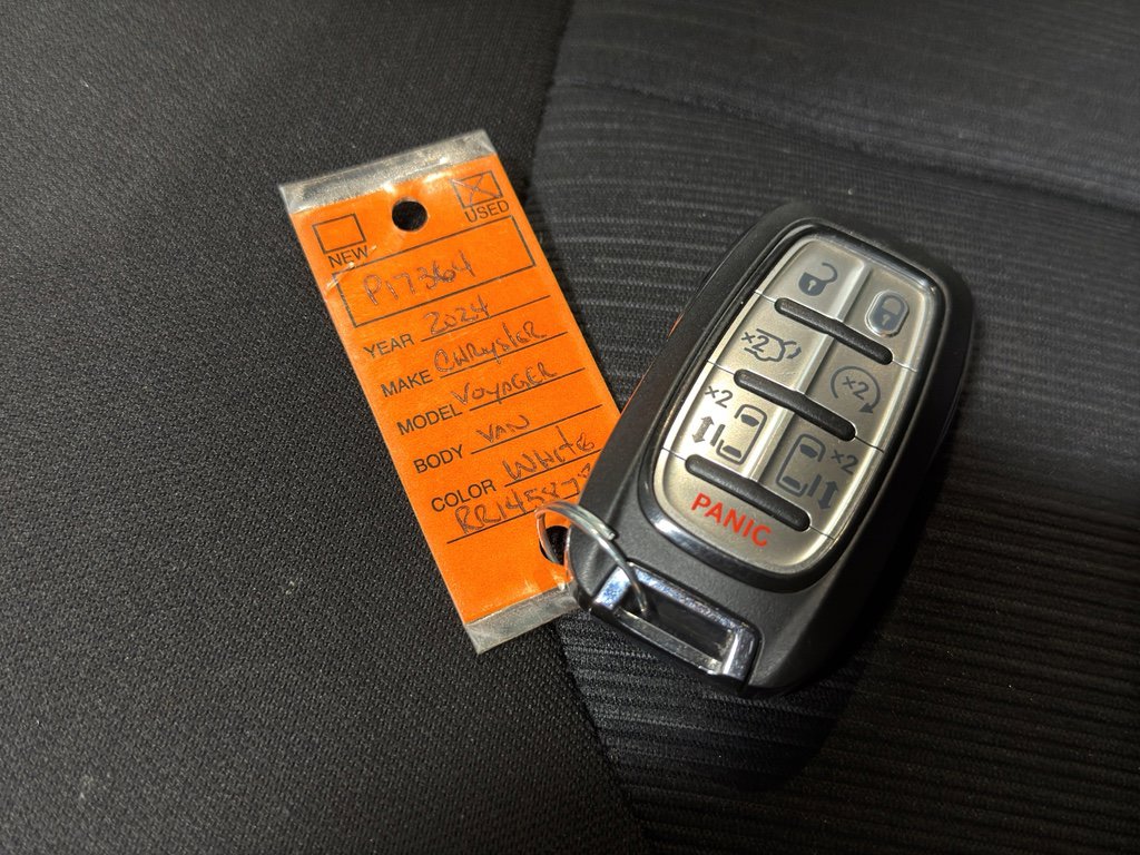 Used 2024 Chrysler Voyager LX image 39