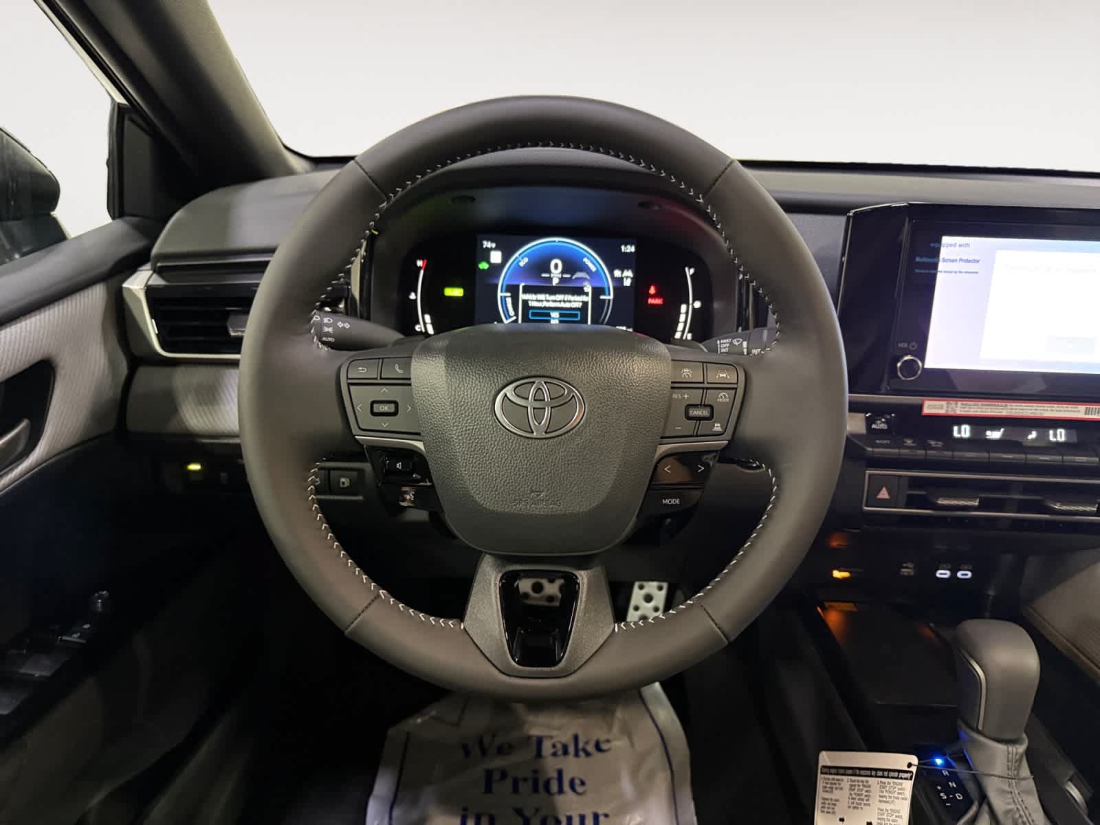 Used 2026 Toyota Camry SE FWD image 18