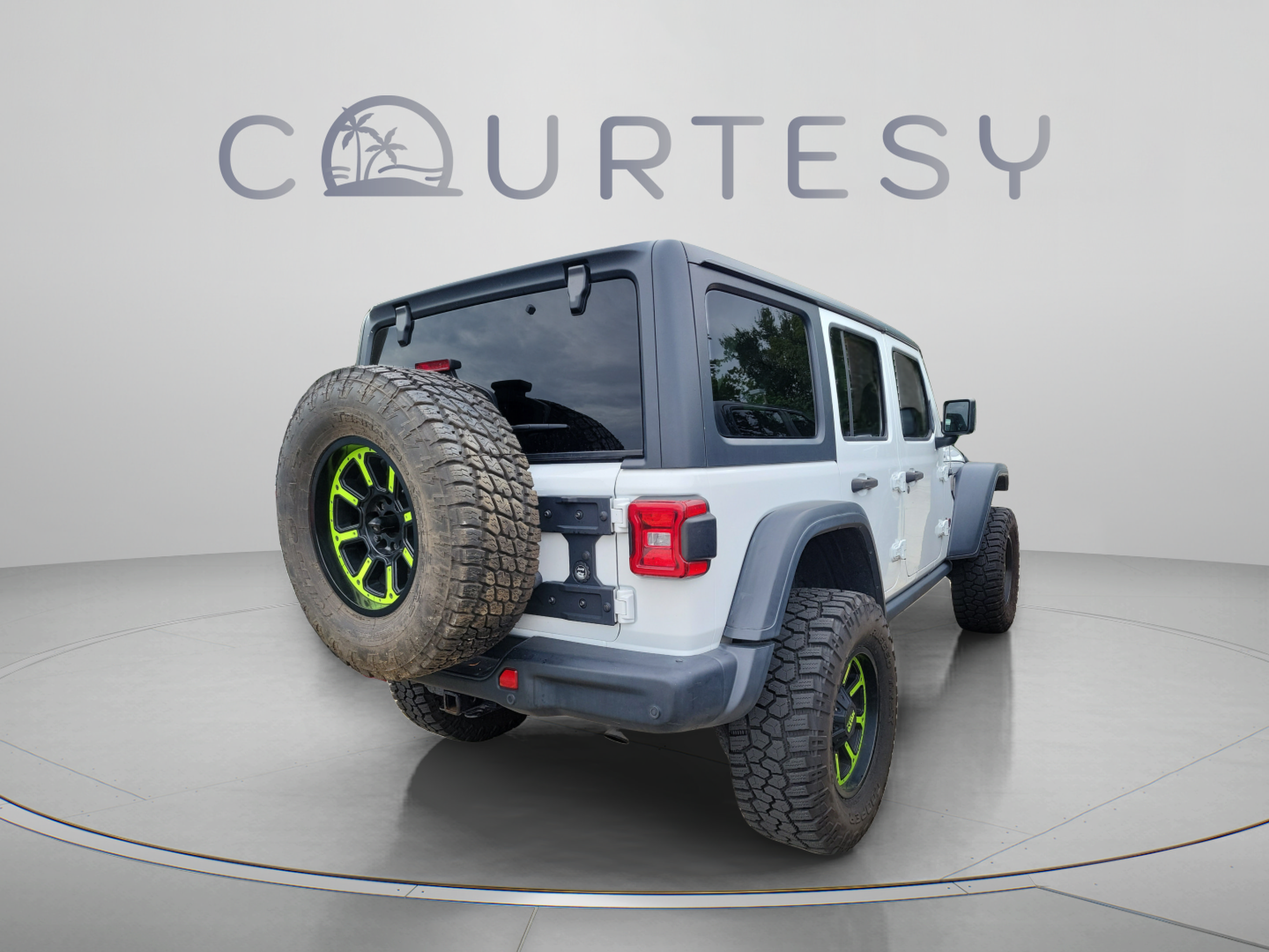 Used 2018 Jeep Wrangler Unlimited Rubicon AWD/4WD image 3