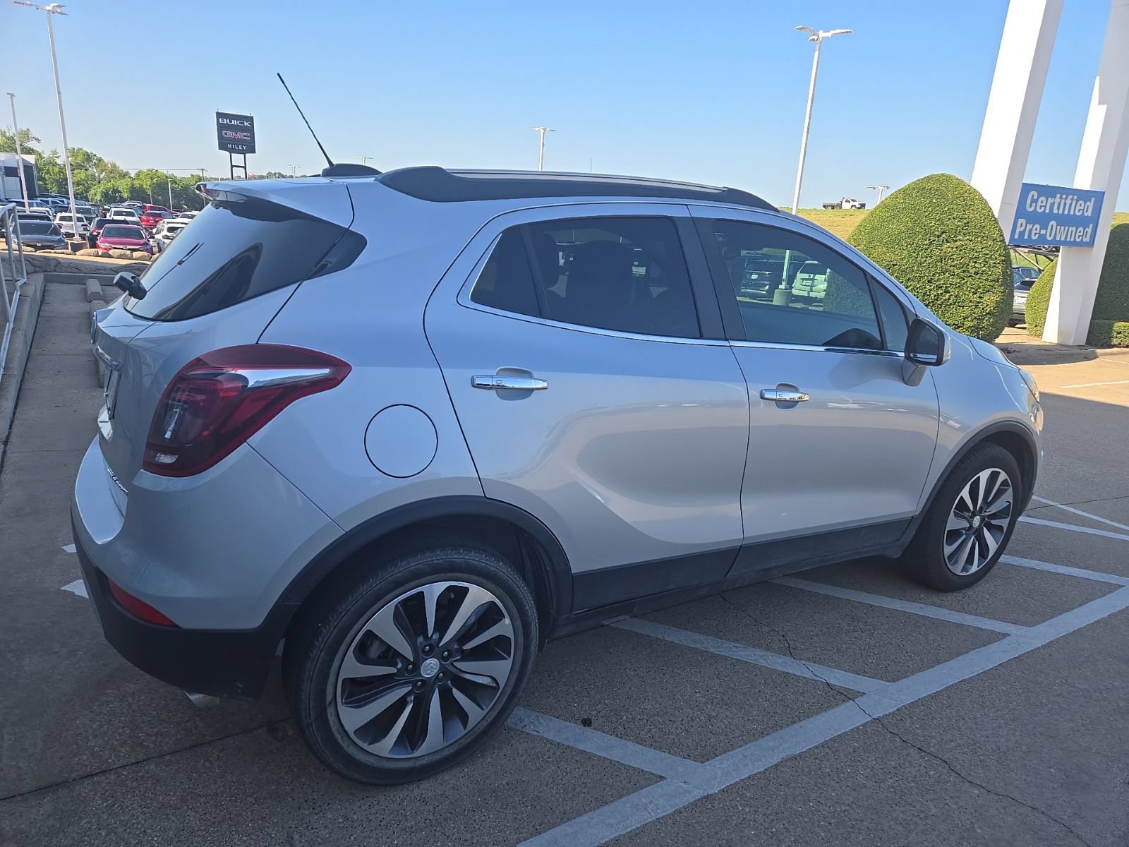 Used 2022 Buick Encore Preferred w/ Safety Package FWD image 5