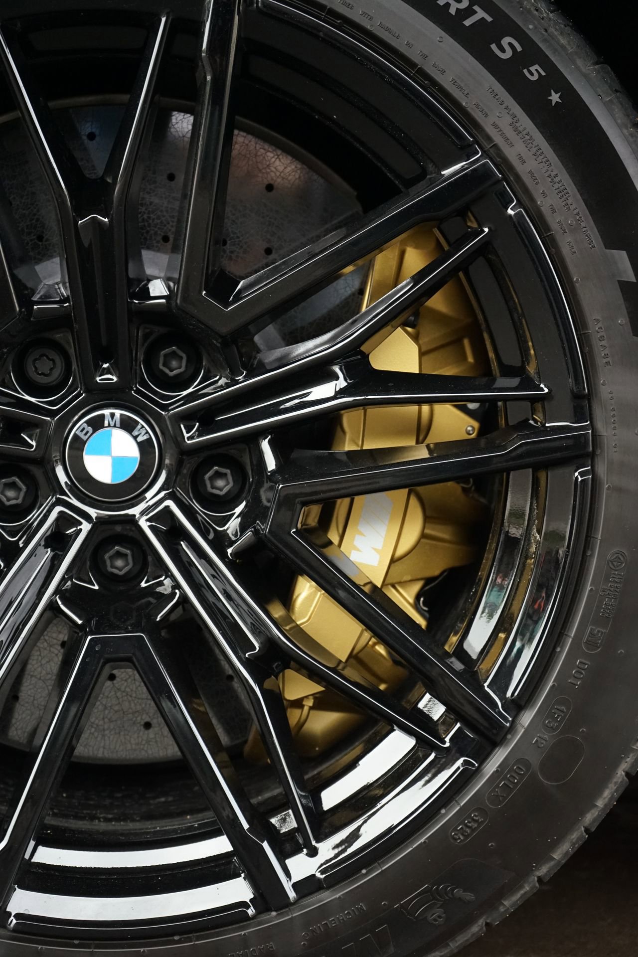 Used 2026 BMW M5 w/ Carbon Package image 39