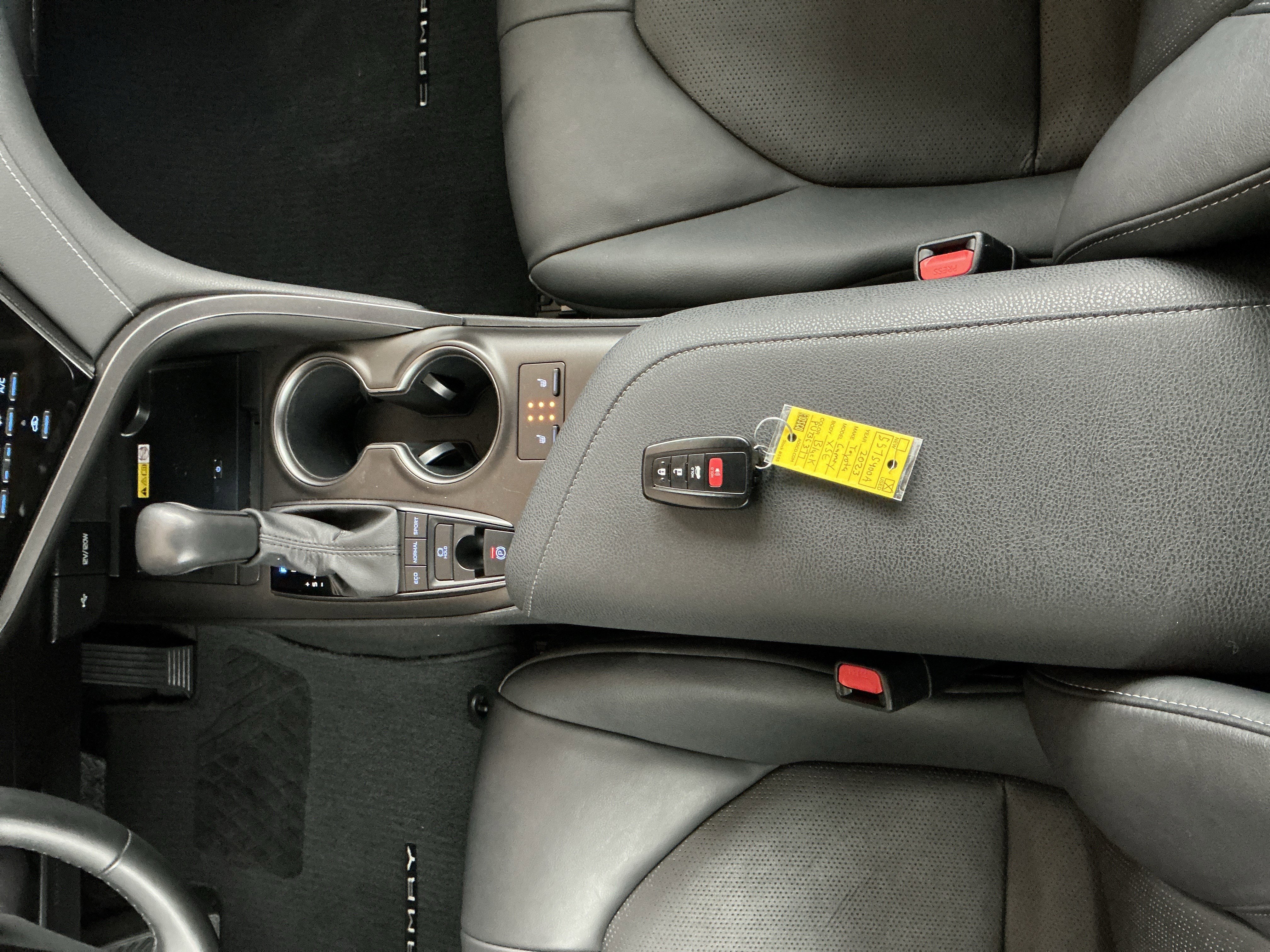 Used 2023 Toyota Camry XSE image 11