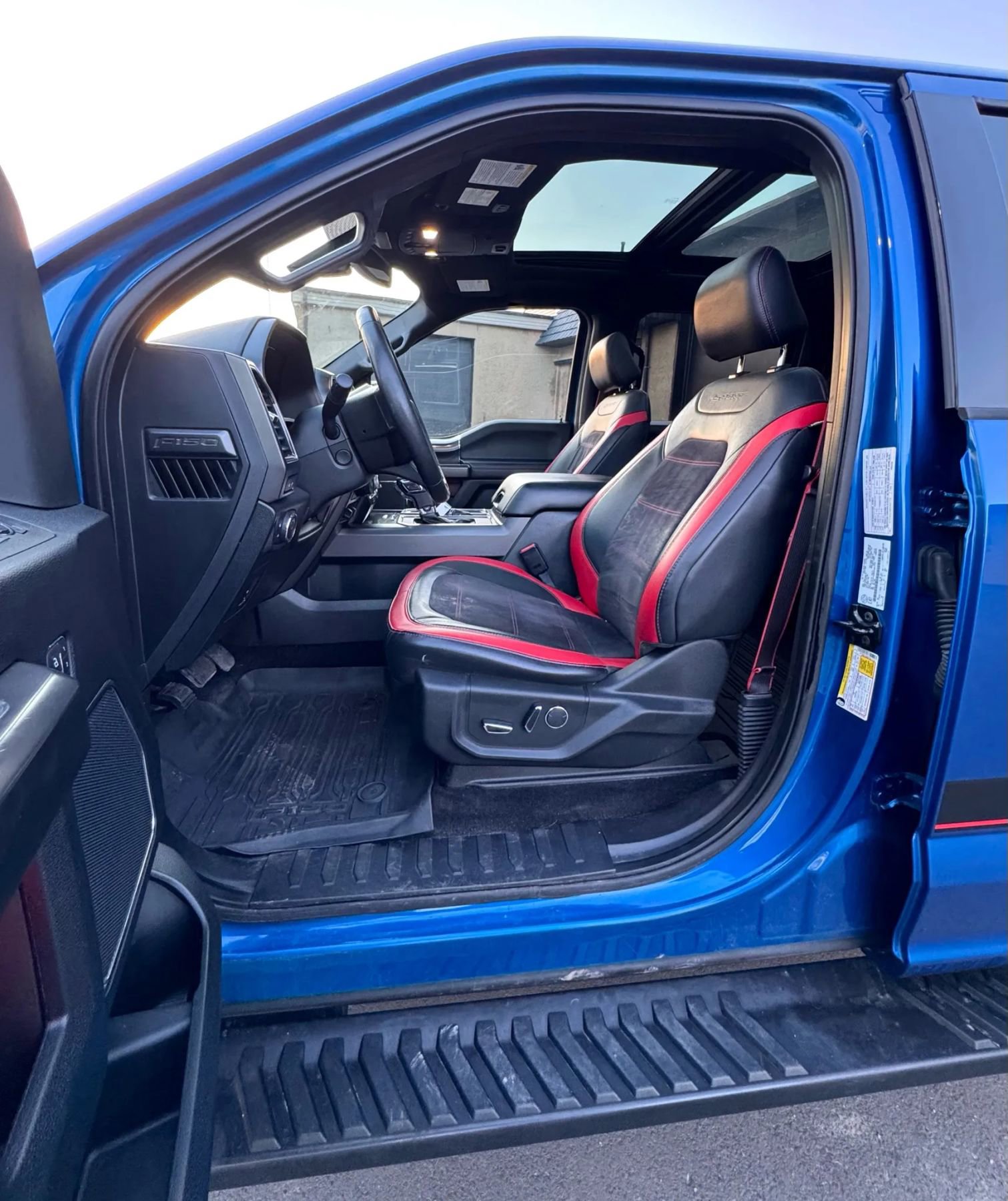 Used 2017 Ford F150 Lariat w/ Equipment Group 502A Luxury image 17
