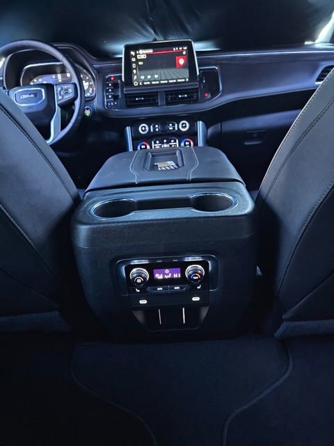 Used 2023 GMC Yukon XL SLT w/ SLT Luxury Package image 38