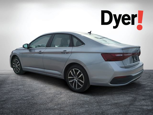 Used 2025 Volkswagen Jetta SE FWD image 5