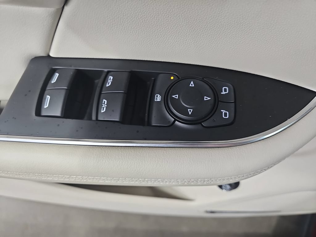 Used 2021 Buick Envision Avenir w/ Technology Package II AWD/4WD image 34