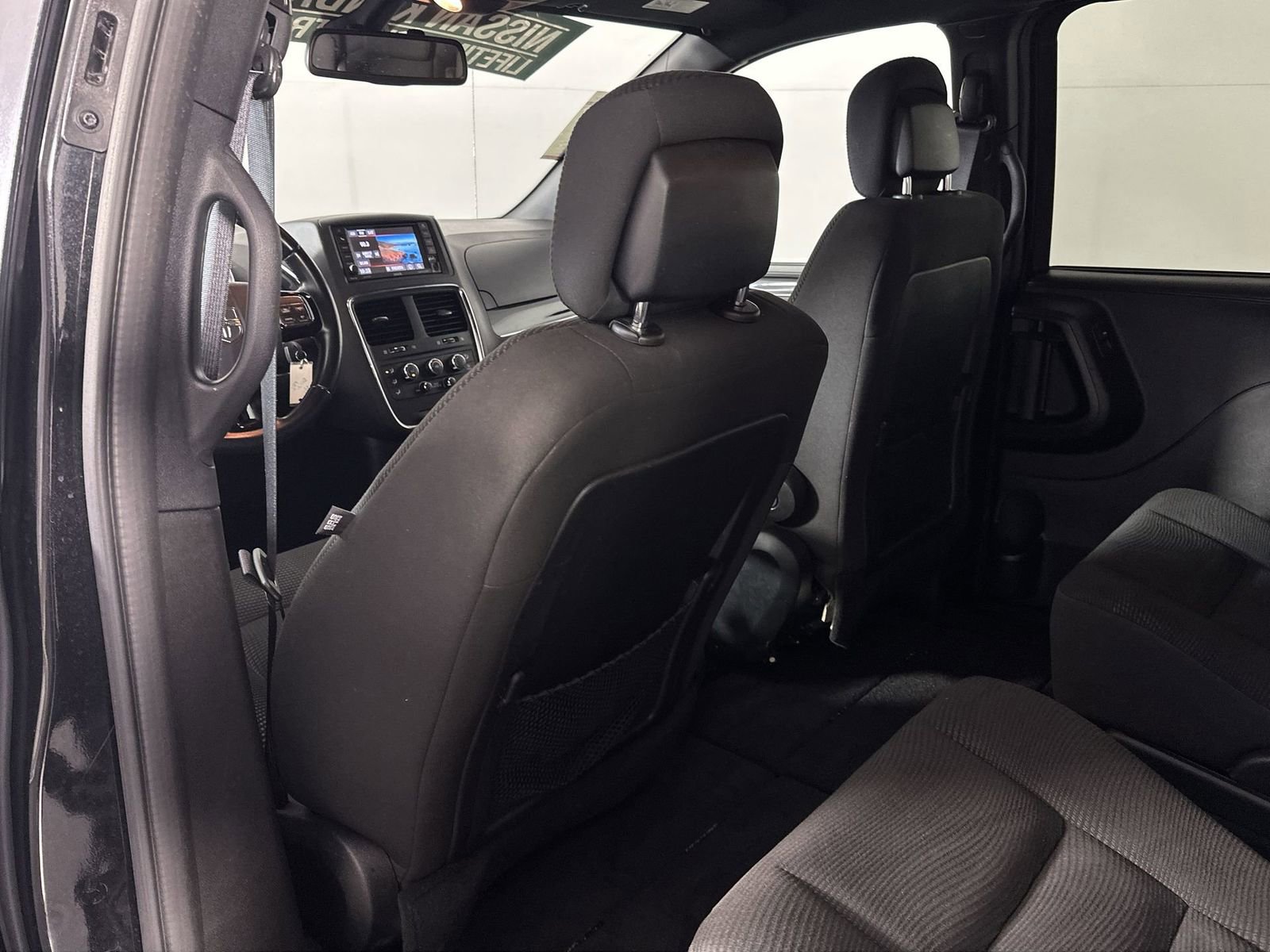 Used 2020 Dodge Grand Caravan SE image 28