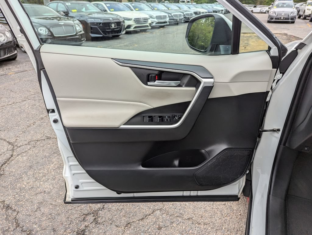Used 2023 Toyota RAV4 XLE AWD/4WD image 11