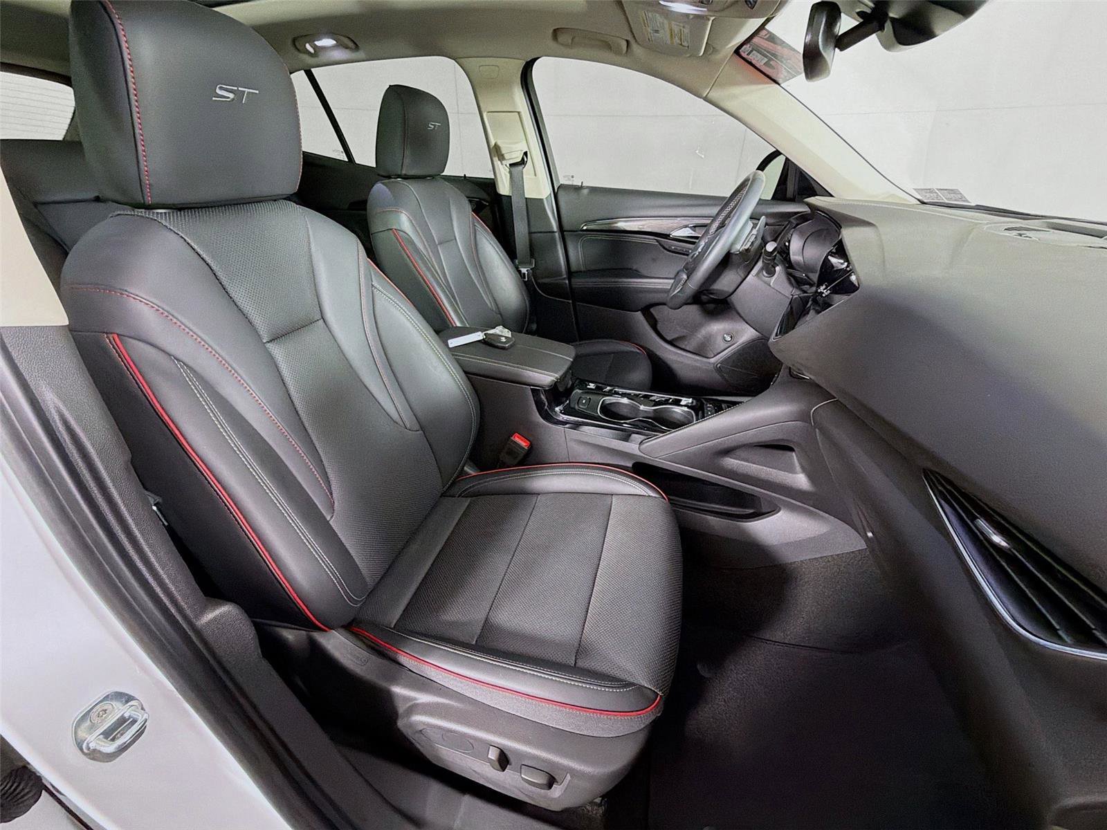 Used 2023 Buick Envision Essence w/ Sport Touring Package image 28