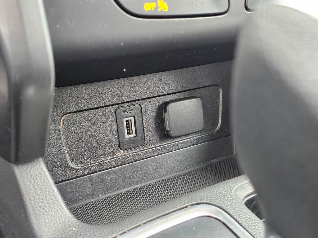 Used 2017 Ford Escape SE w/ Equipment Group 201A image 37