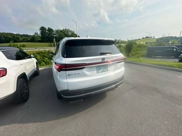 Used 2025 Buick Enclave Preferred AWD/4WD image 24
