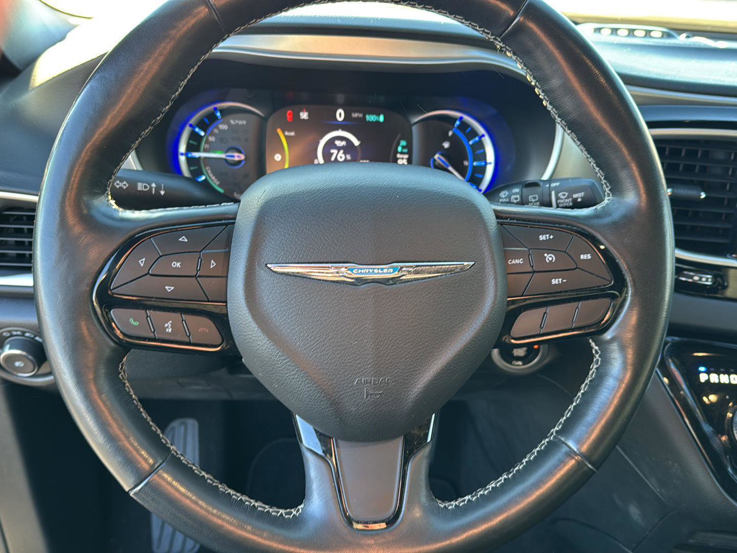 Used 2020 Chrysler Pacifica Touring-L w/ S Appearance Package image 16