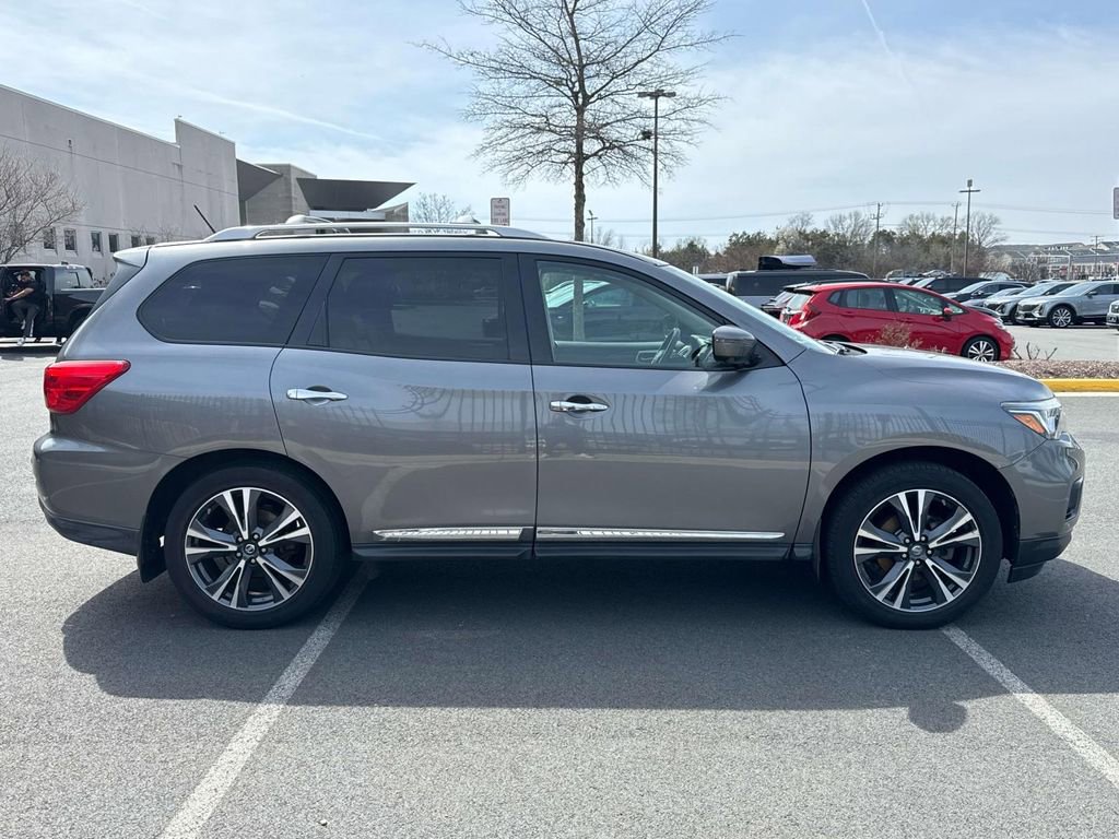 Used 2018 Nissan Pathfinder Platinum AWD/4WD image 2