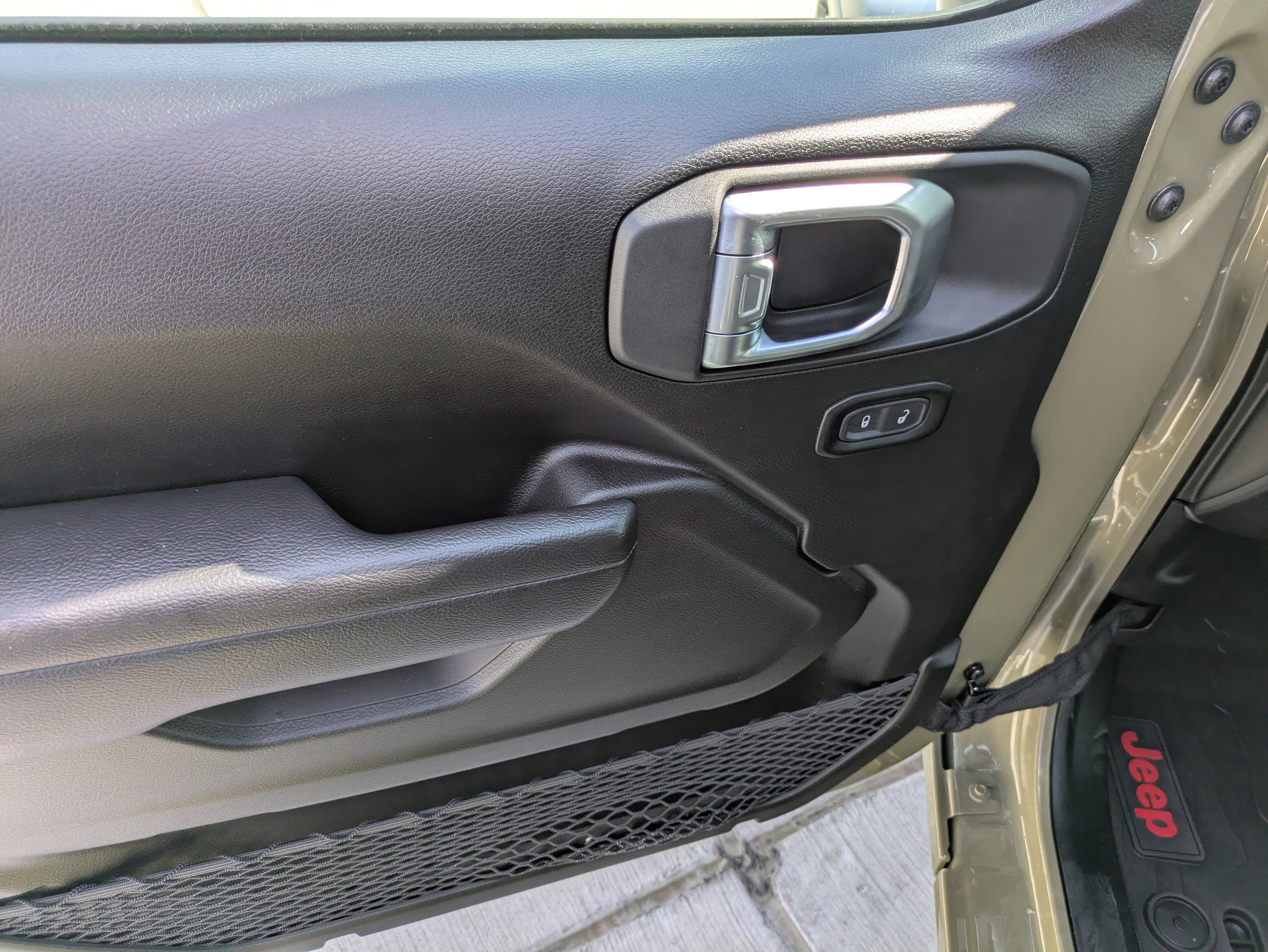 Used 2025 Jeep Wrangler Sport AWD/4WD image 12