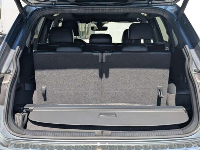Used 2024 Volkswagen Tiguan SE R-Line image 18