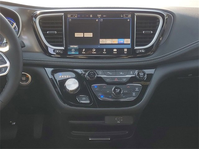 New 2026 Chrysler Pacifica Select image 17