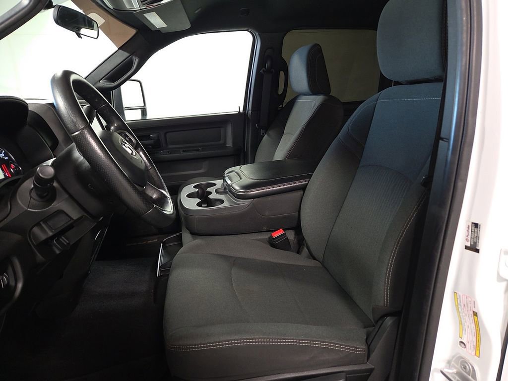 Used 2024 RAM 3500 Tradesman w/ Chrome Appearance Group image 10