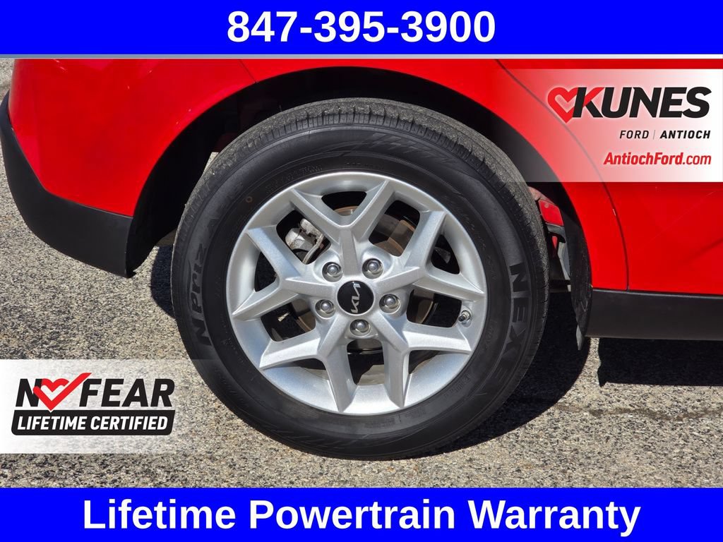 Used 2025 Kia Soul LX w/ LX Technology Package FWD image 13
