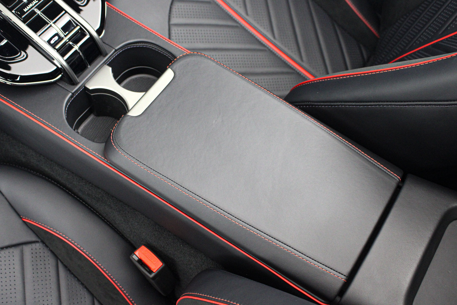 Used 2026 Aston Martin V8 Vantage S RWD image 50
