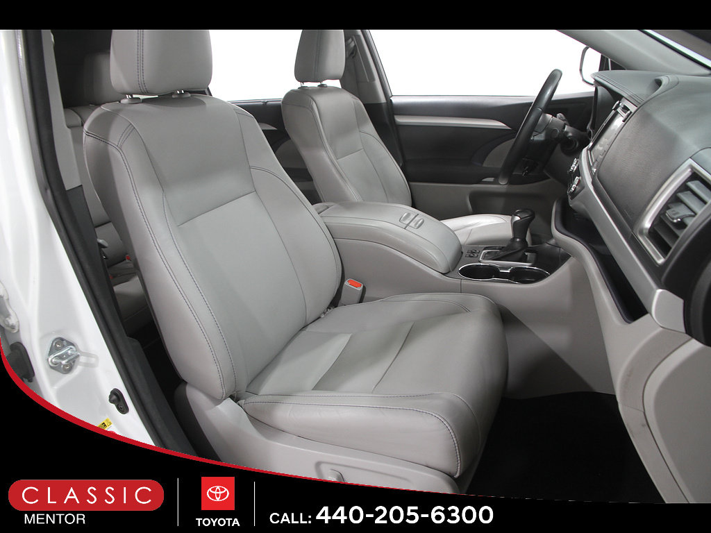 Used 2017 Toyota Highlander XLE AWD/4WD image 18