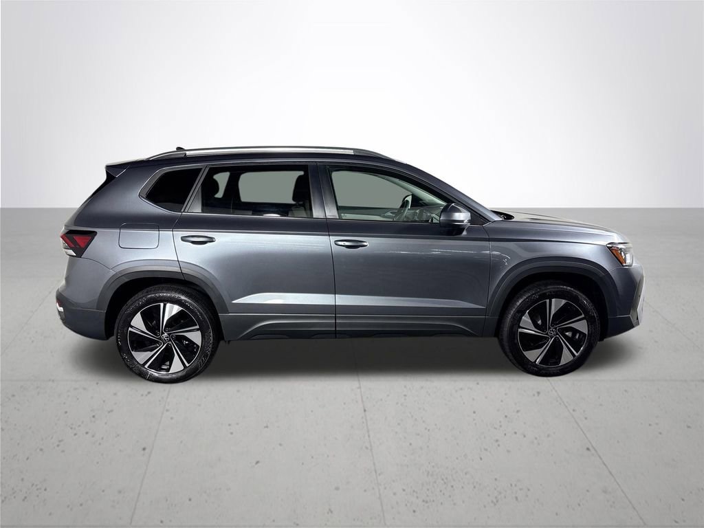 New 2025 Volkswagen Taos SE image 5