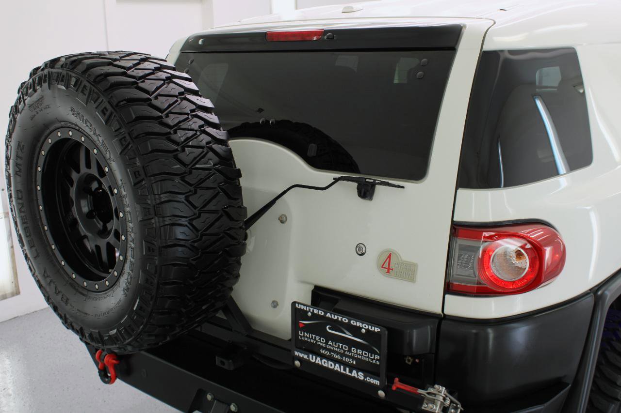 Used 2014 Toyota FJ Cruiser 4WD w/ Upgrade Package image 19